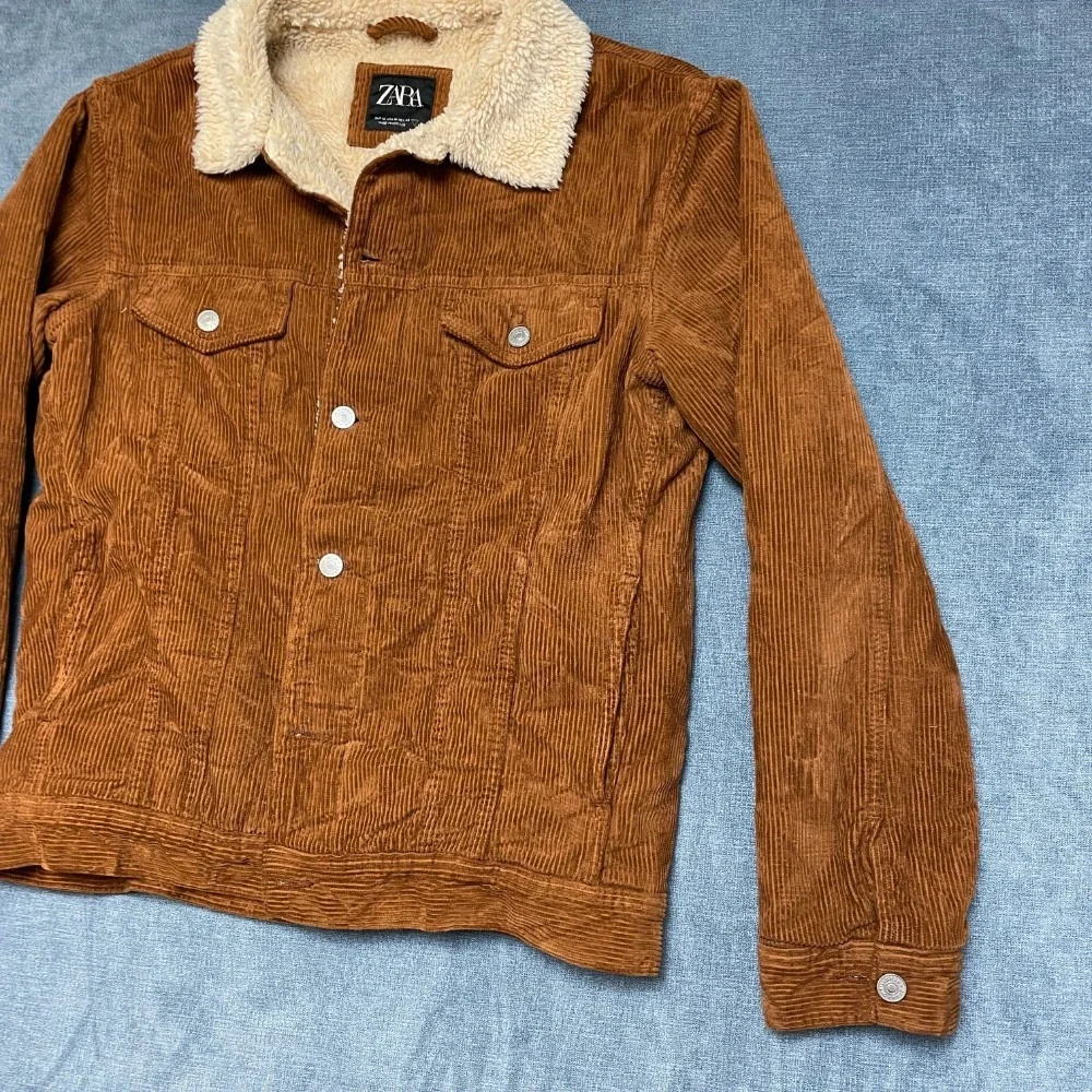 Zara Corduroy Trucker Jacket Mens Medium Brown Sherpa Lined Button Front Winter